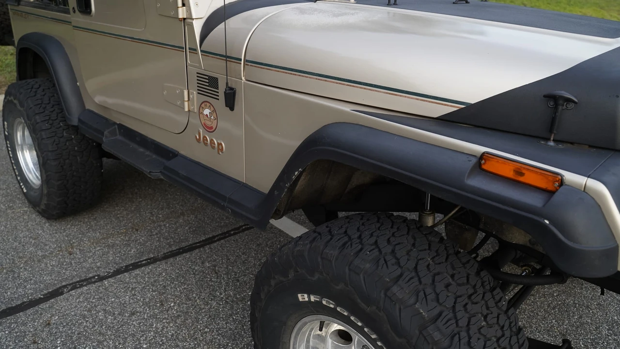 1993 Jeep YJ Wrangler - Image 27 of 31