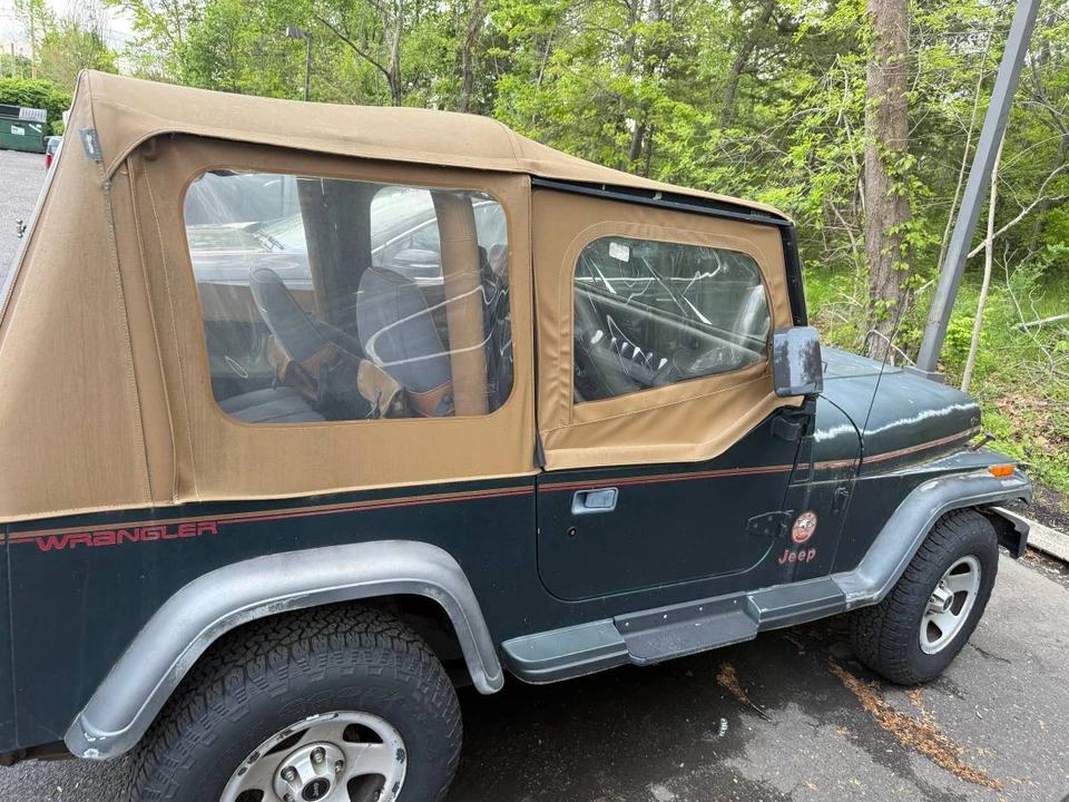 1993 Jeep YJ Wrangler - Image 8 of 22