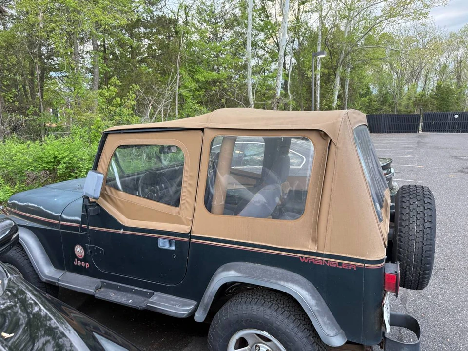 1993 Jeep YJ Wrangler - Image 6 of 22