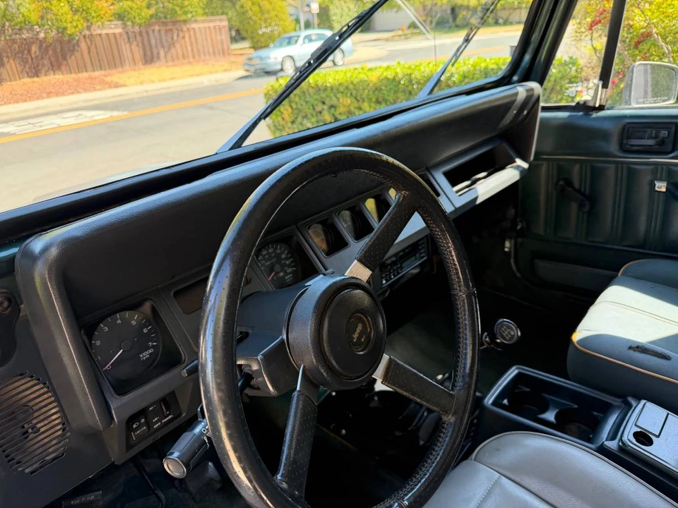 1993 Jeep YJ Wrangler - Image 4 of 9