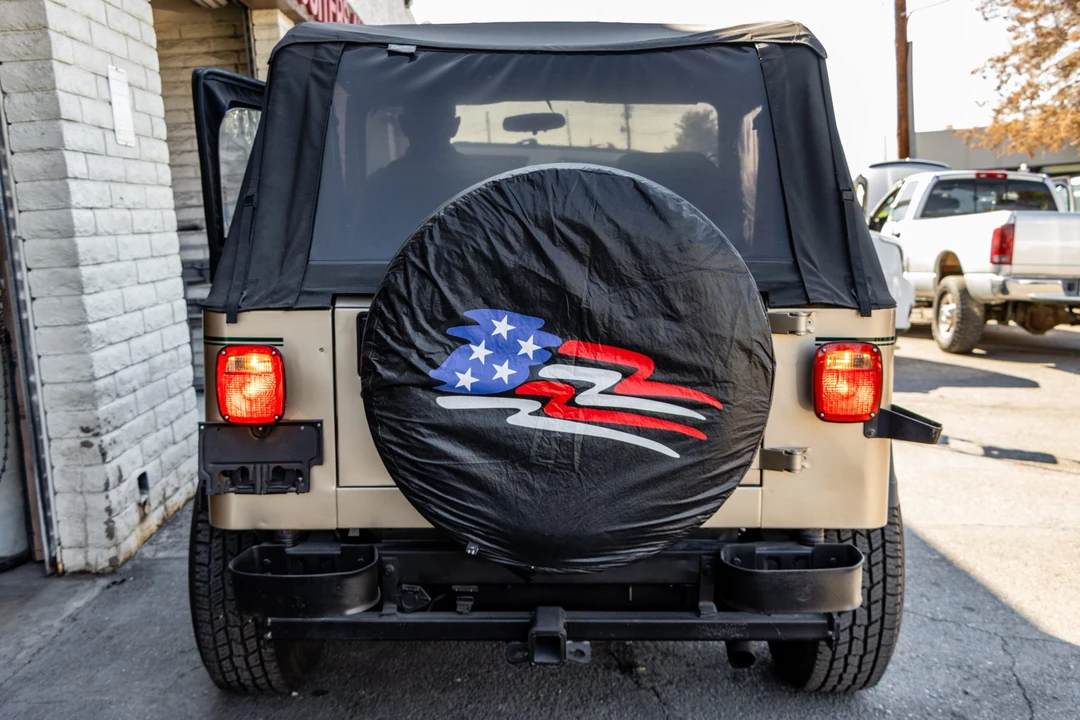 1993 Jeep YJ Wrangler - Image 21 of 31