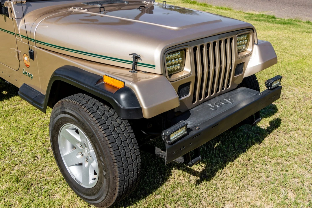 1993 Jeep YJ Wrangler - Image 24 of 31
