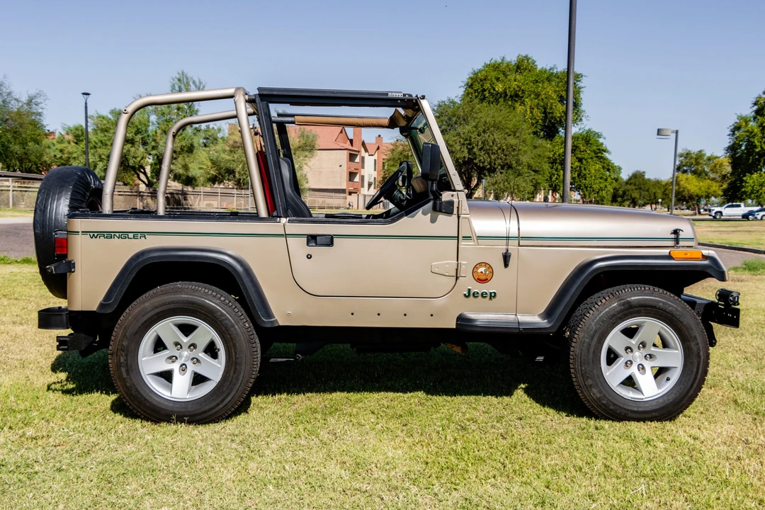 1993 Jeep YJ Wrangler - Image 13 of 31