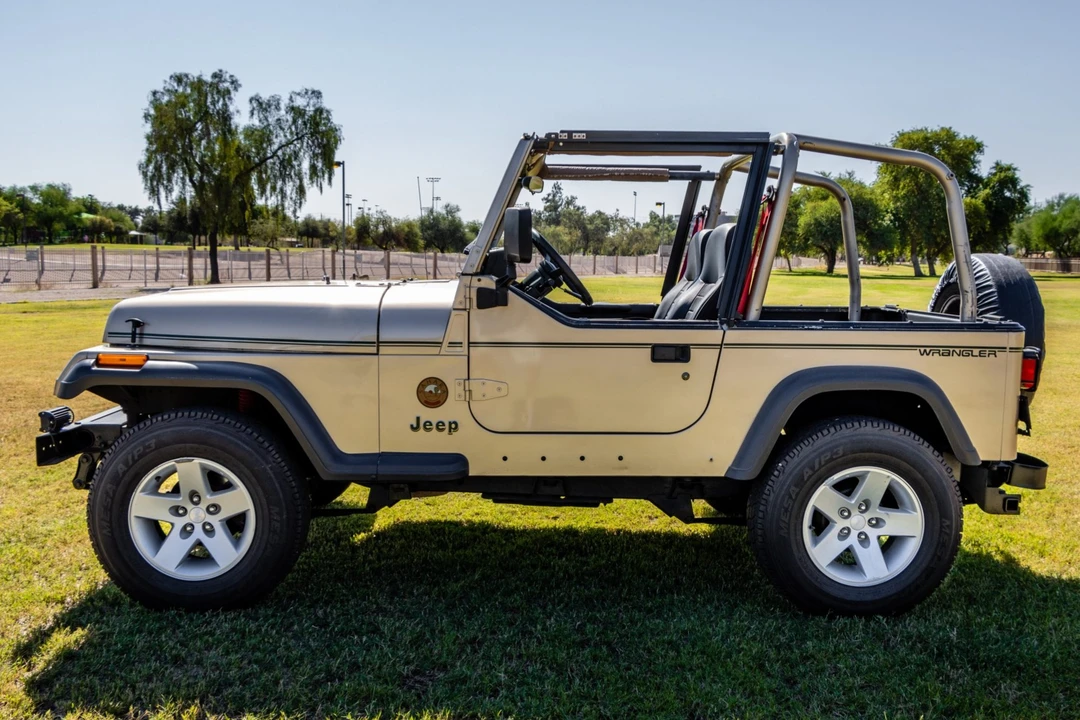 1993 Jeep YJ Wrangler - Image 4 of 31