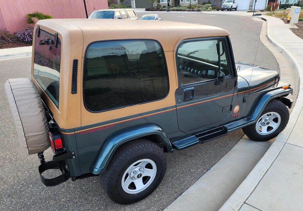 1993 Jeep YJ Wrangler - Image 21 of 31