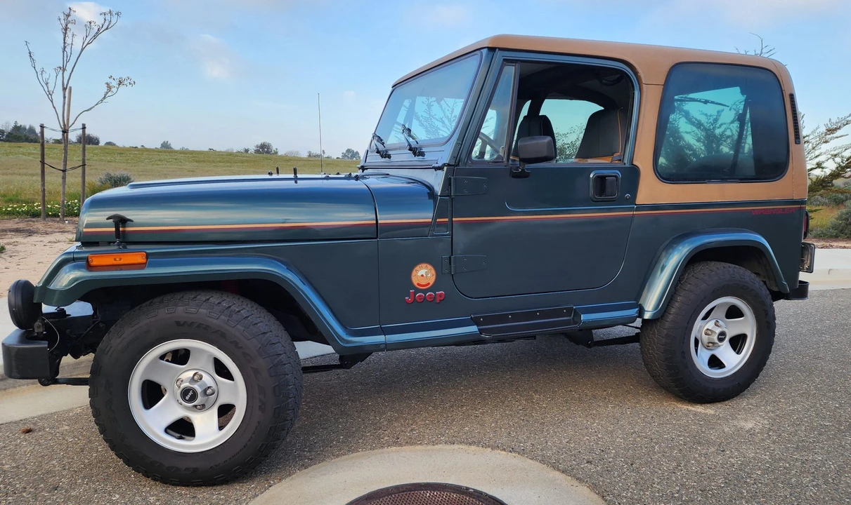 1993 Jeep YJ Wrangler - Image 6 of 31