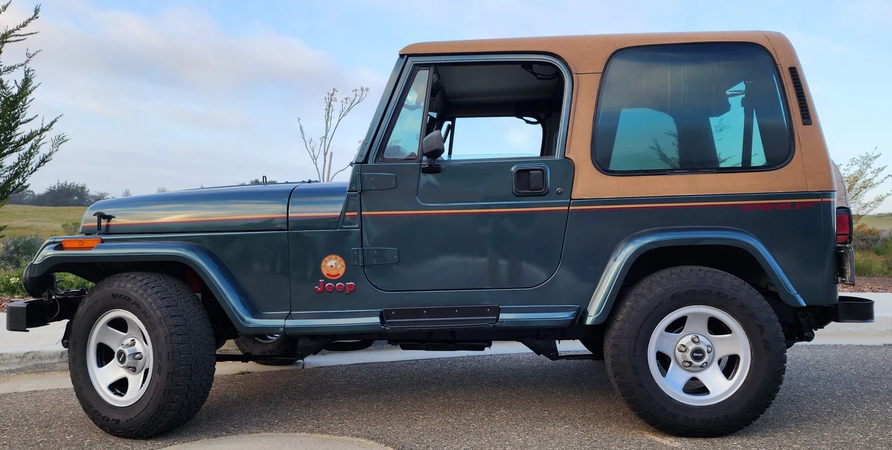 1993 Jeep YJ Wrangler - Image 8 of 31