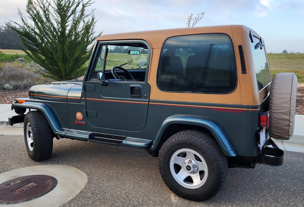 1993 Jeep YJ Wrangler - Image 10 of 31