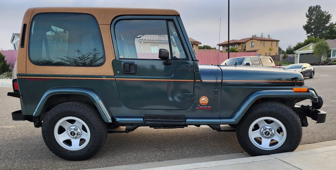 1993 Jeep YJ Wrangler - Image 22 of 31