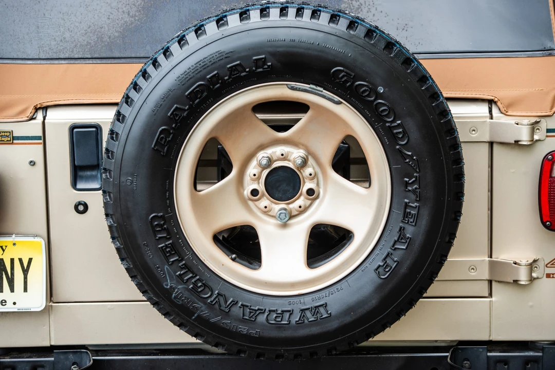 1993 Jeep YJ Wrangler - Image 29 of 31