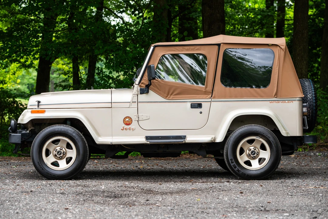 1993 Jeep YJ Wrangler - Image 17 of 31