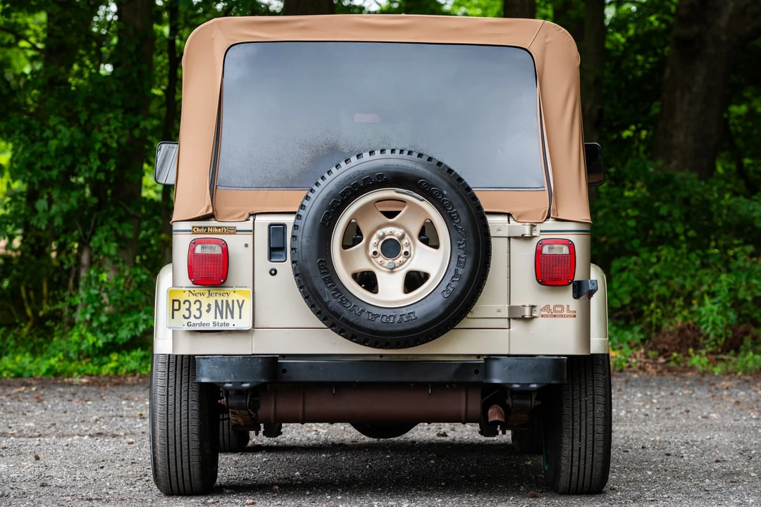 1993 Jeep YJ Wrangler - Image 15 of 31