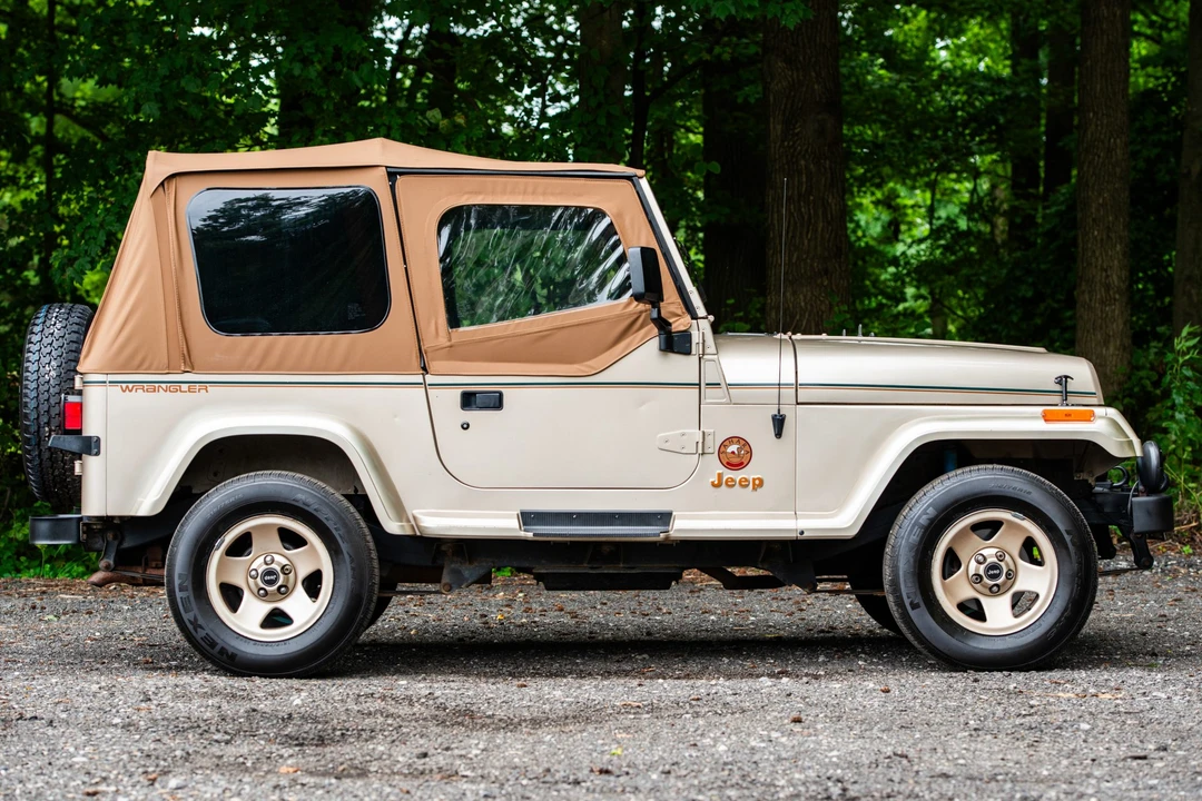1993 Jeep YJ Wrangler - Image 13 of 31