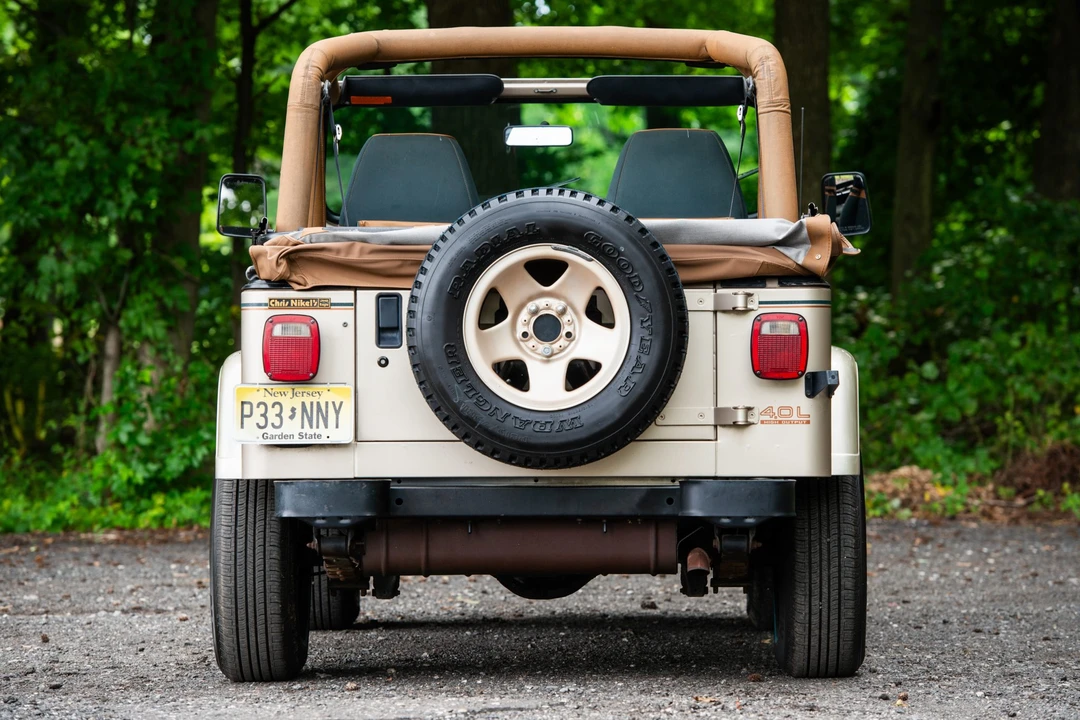 1993 Jeep YJ Wrangler - Image 7 of 31