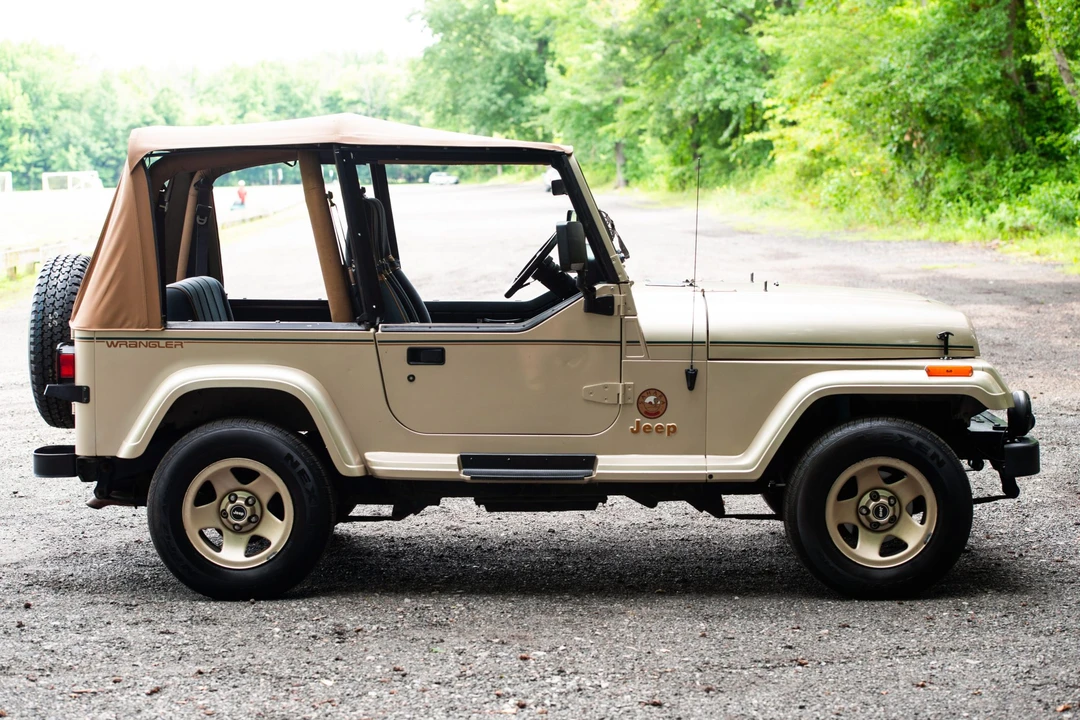 1993 Jeep YJ Wrangler - Image 5 of 31