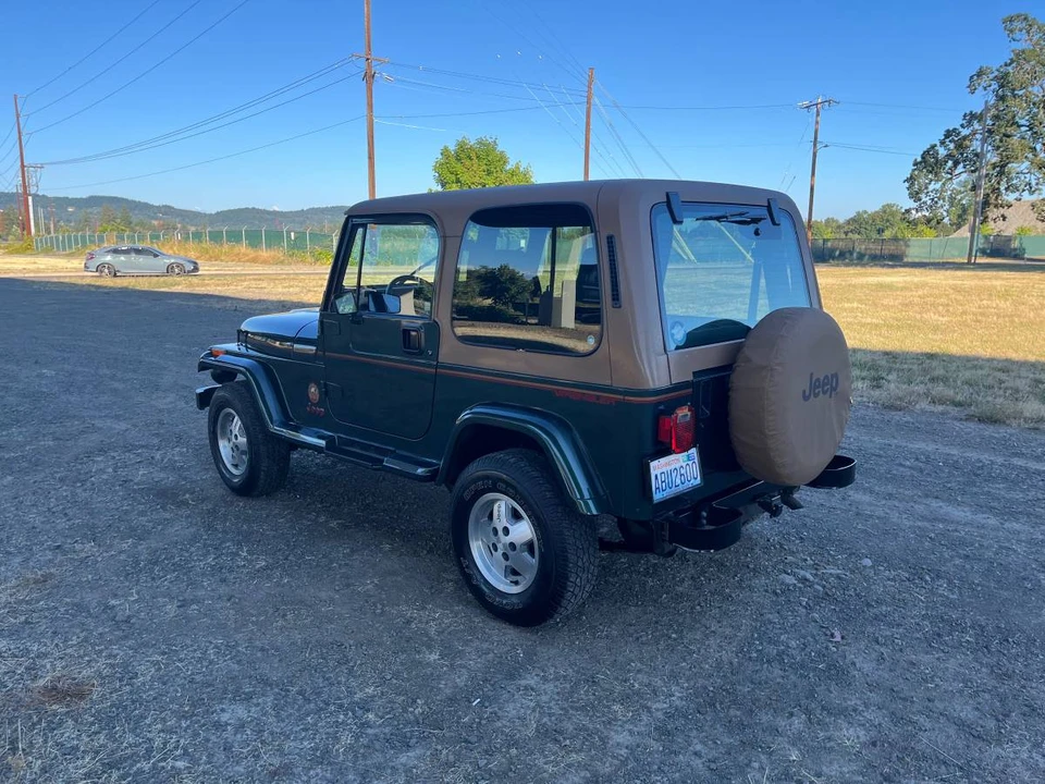 1993 Jeep YJ Wrangler - Image 6 of 15