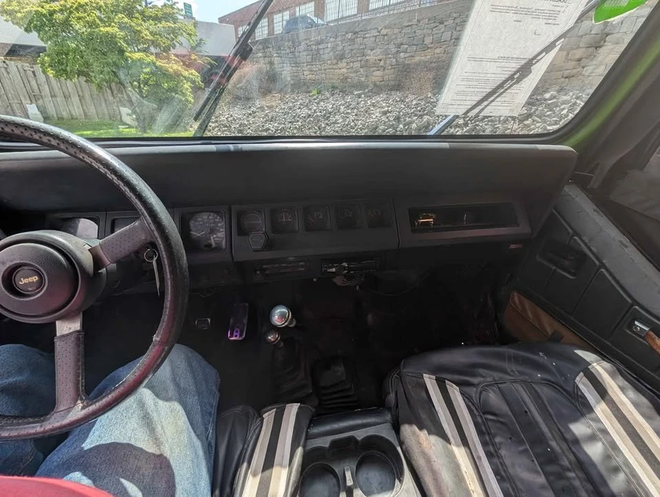 1993 Jeep YJ Wrangler - Image 5 of 10