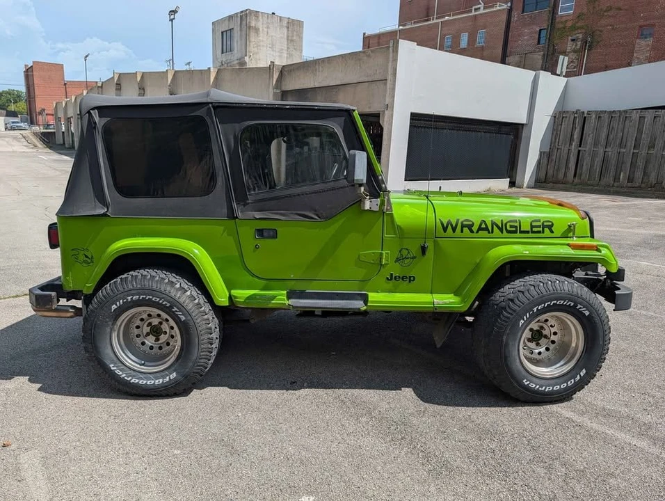 1993 Jeep YJ Wrangler - Image 7 of 10