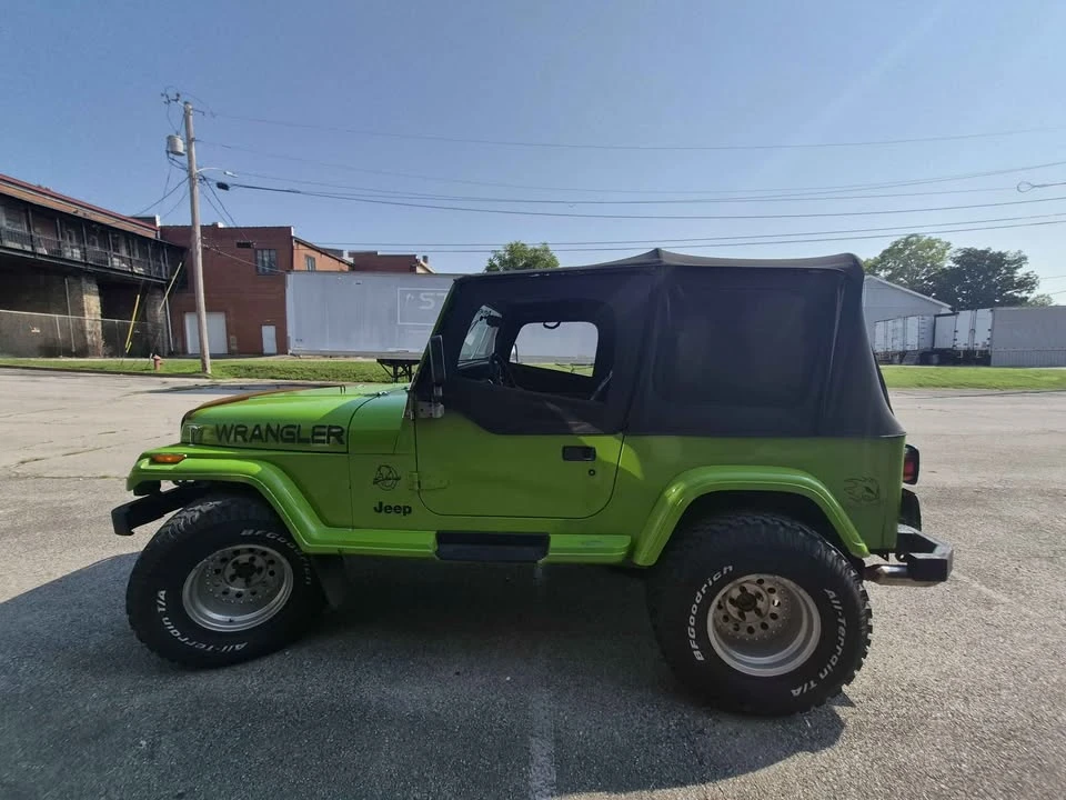 1993 Jeep YJ Wrangler - Image 6 of 10