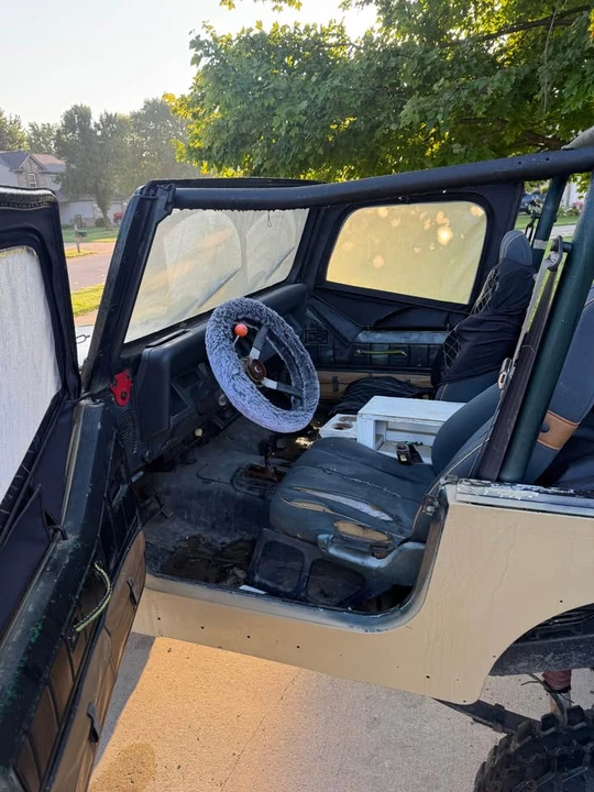 1993 Jeep YJ Wrangler - Image 5 of 11