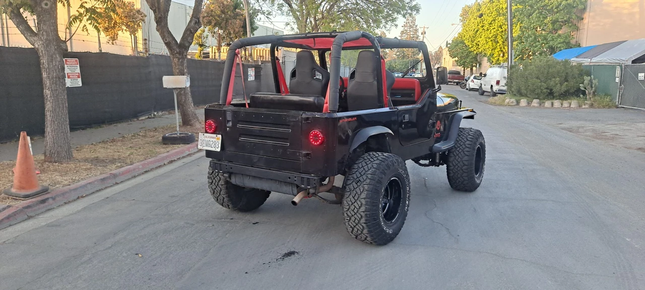1993 Jeep YJ Wrangler - Image 16 of 31