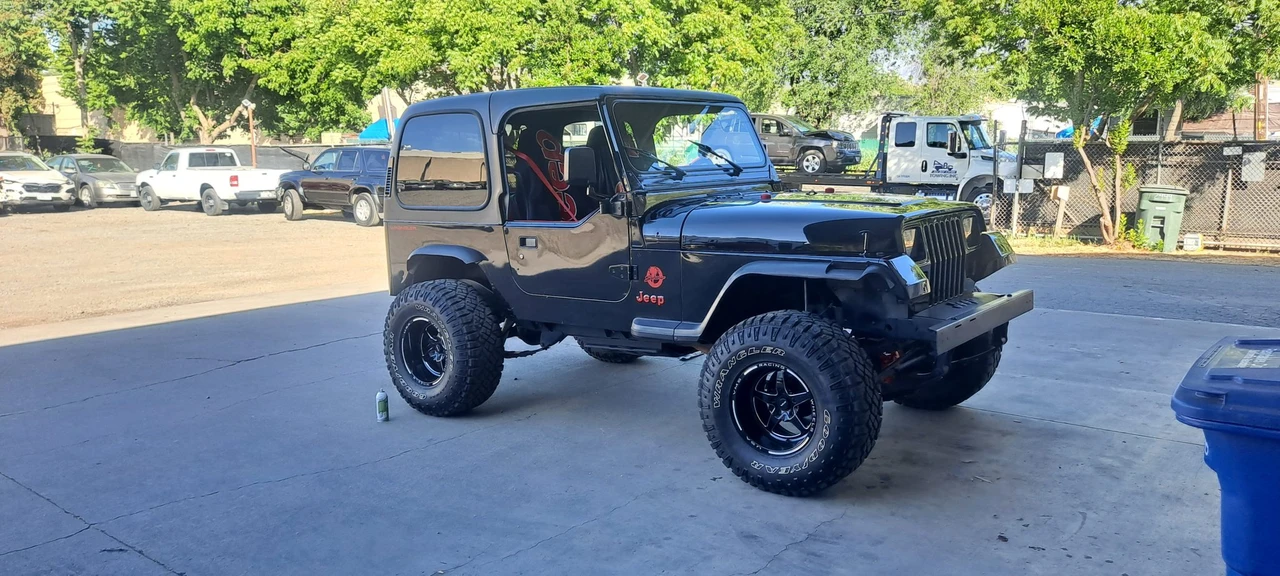 1993 Jeep YJ Wrangler - Image 7 of 31