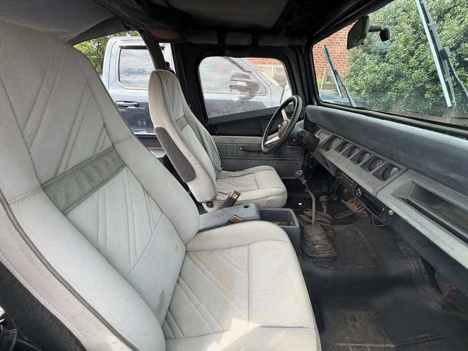 1993 Jeep YJ Wrangler - Image 10 of 10