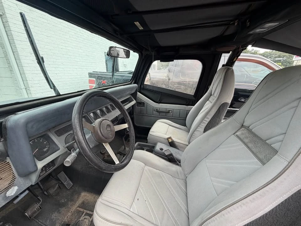 1993 Jeep YJ Wrangler - Image 6 of 10