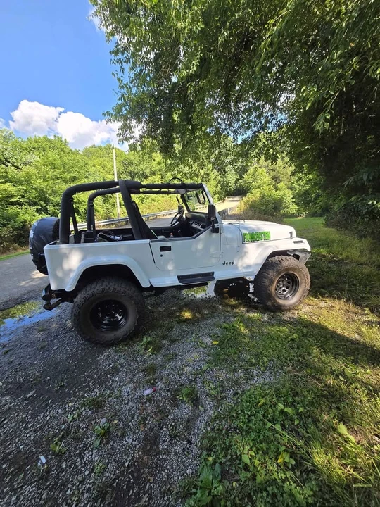 1993 Jeep YJ Wrangler - Image 4 of 5