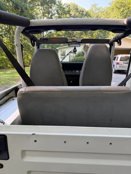 1993 Jeep YJ Wrangler - Image 11 of 12