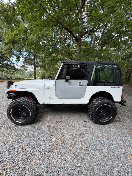 1993 Jeep YJ Wrangler - Image 4 of 12