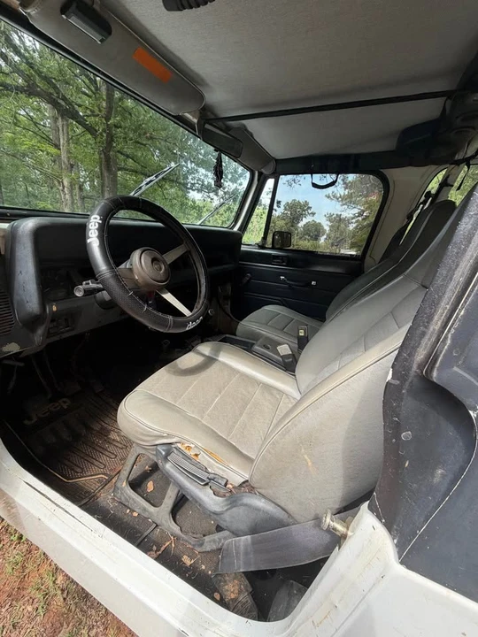 1993 Jeep YJ Wrangler - Image 10 of 12