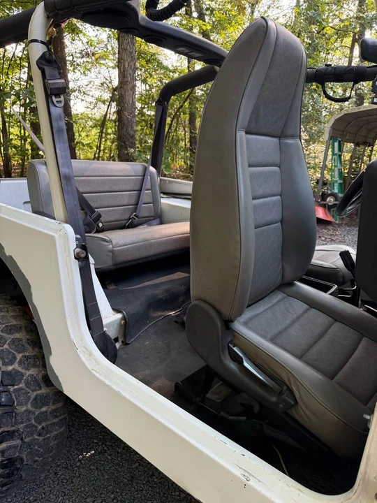 1993 Jeep YJ Wrangler - Image 8 of 12