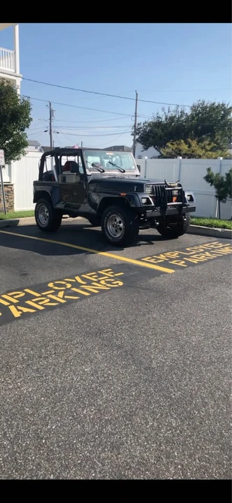 1993 Jeep YJ Wrangler - Image 2 of 3