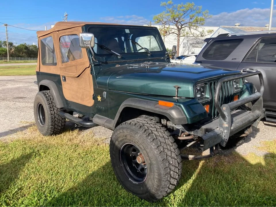 1993 Jeep YJ Wrangler - Image 2 of 3