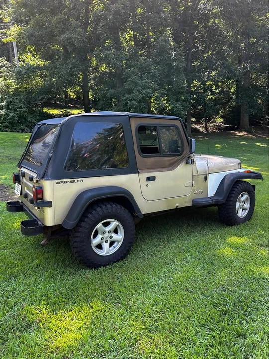 1993 Jeep YJ Wrangler - Image 4 of 15