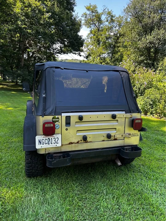 1993 Jeep YJ Wrangler - Image 5 of 15