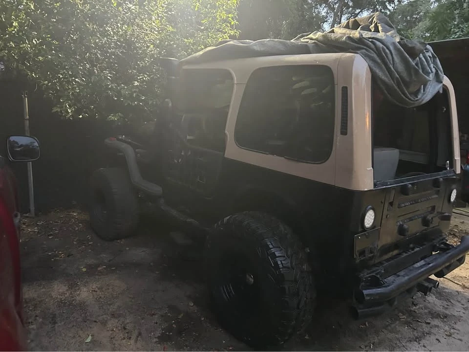 1993 Jeep YJ Wrangler - Image 5 of 10