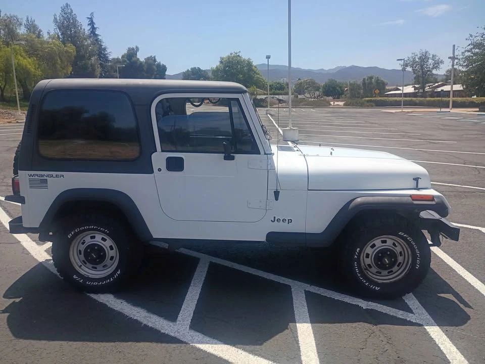 1993 Jeep YJ Wrangler - Image 4 of 13