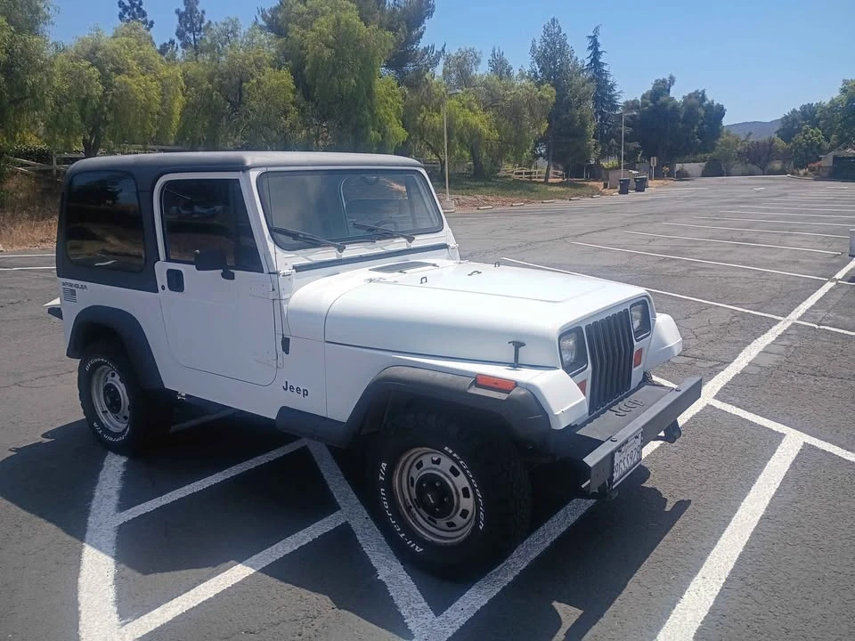 1993 Jeep YJ Wrangler - Image 5 of 13