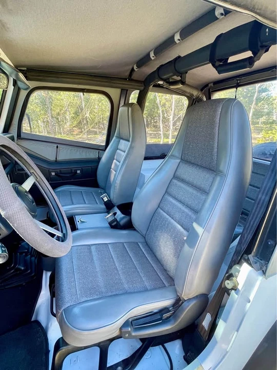 1993 Jeep YJ Wrangler - Image 6 of 13