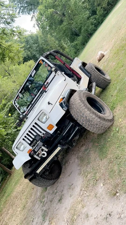 1993 Jeep YJ Wrangler - Image 14 of 19