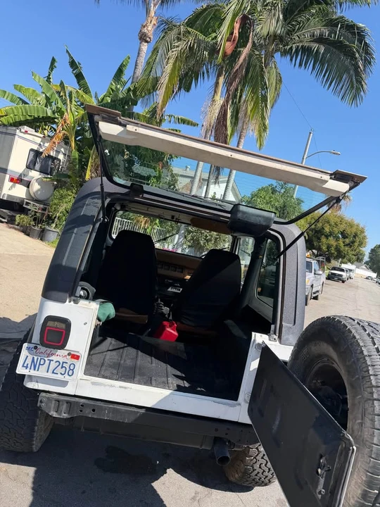 1993 Jeep YJ Wrangler - Image 5 of 8