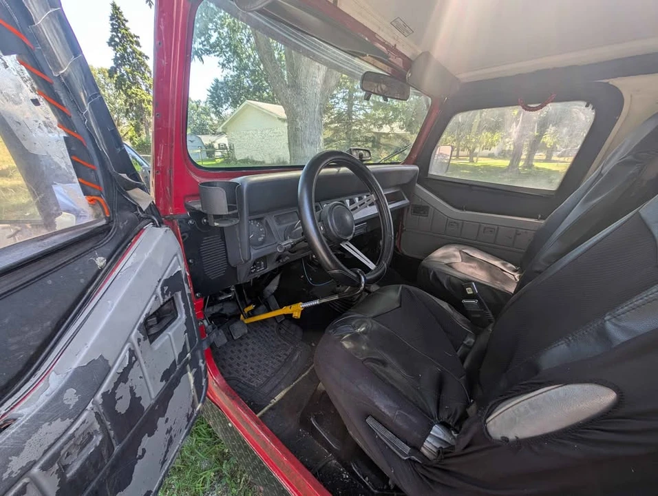 1993 Jeep YJ Wrangler - Image 8 of 15
