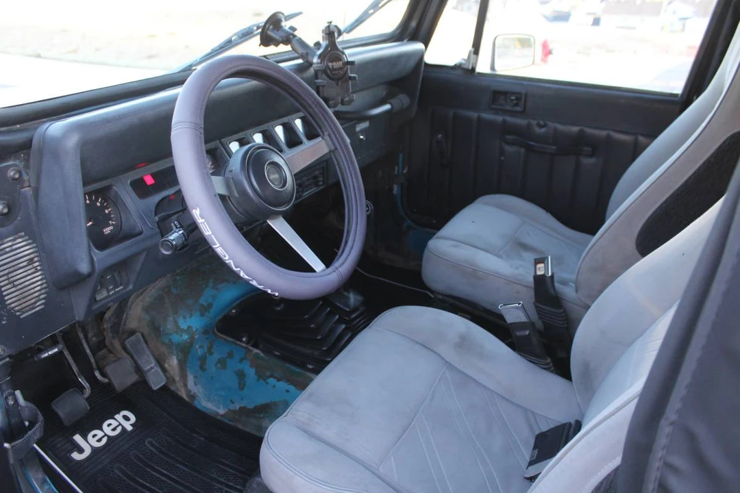 1993 Jeep YJ Wrangler - Image 11 of 18