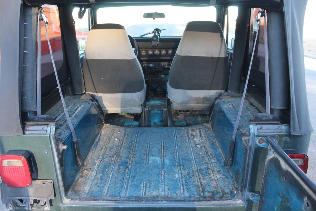 1993 Jeep YJ Wrangler - Image 16 of 18