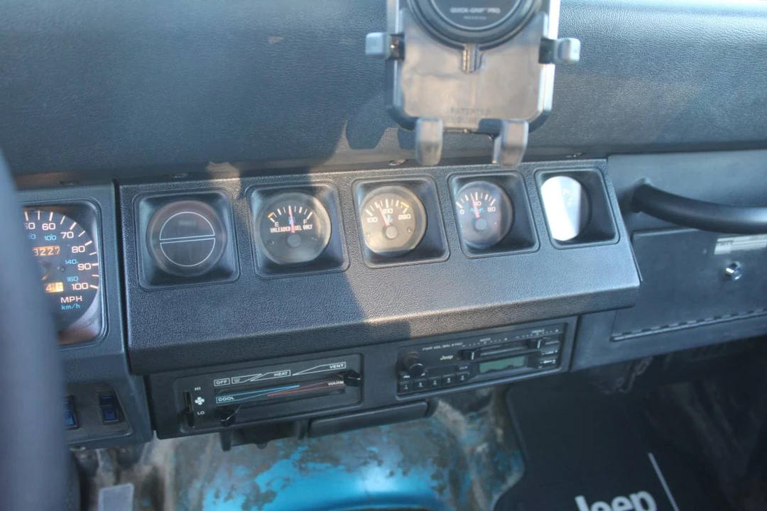 1993 Jeep YJ Wrangler - Image 15 of 18