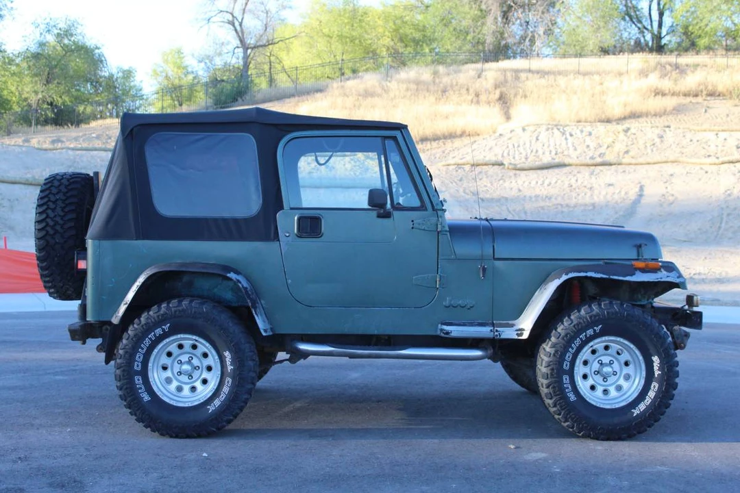 1993 Jeep YJ Wrangler - Image 5 of 18