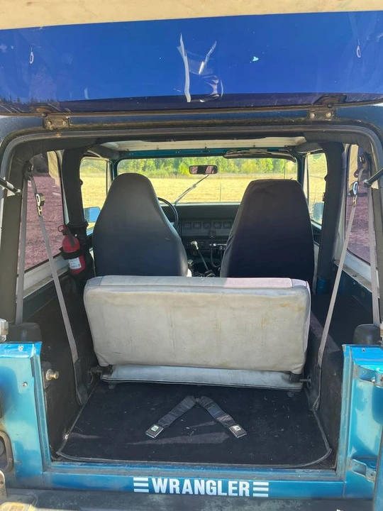 1993 Jeep YJ Wrangler - Image 6 of 10