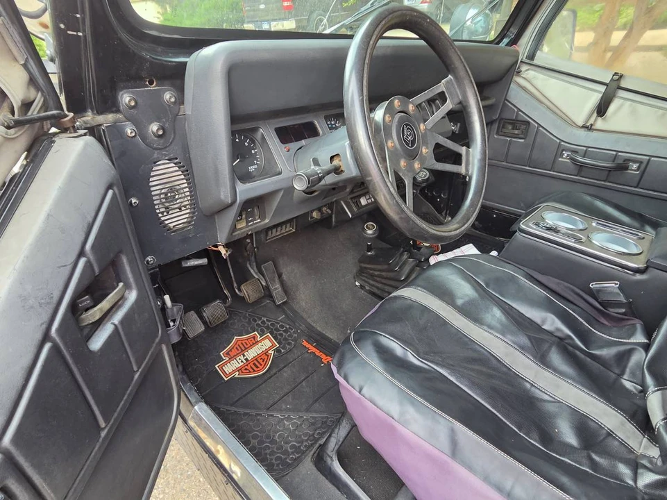 1993 Jeep YJ Wrangler - Image 10 of 18